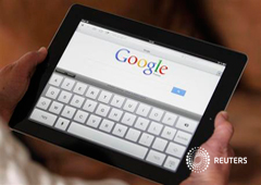 Una tableta con el buscador de Google en Burdeos, Francia, el 4 de febrero de 2013