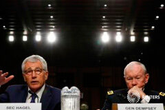 General de EEUU no descarta que soldados asuman un papel terrestre mayor en Irak Secretario de Defensa estadounidense, Chuck Hagel, a la izquierda, y al general Martin Dempsey, jefe del Estado Mayor Conjunto estadounidense, durante su comparecencia ante el comité del Senado el 16 de septiembre de 2014 en Washington