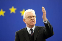 La Comunidad de Madrid distingue a Hans-Gert Pöttering, presidente del Parlamento Europeo