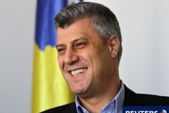 El primer ministro de Kosovo se atribuye la victoria electoral El primer ministro, Hashim Thaci