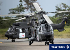 Dos helicópteros brasileños en el aeropuerto de Villavicencio el 8 de febrero. Los helicópteros participaban en la misión humanitaria.