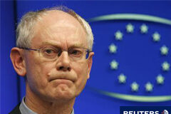 El fondo de rescate de la UE tendrá mayor capacidad para junio El presidente del Consejo Europeo, Herman Van Rompuy, en una rueda de prensa en la madrugada del 25 de marzo tras el final del primer día del Consejo Europeo que se celebra en Bruselas.