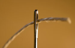 Es posible litigar pisando fuerte Un hilo entrando en una aguja.