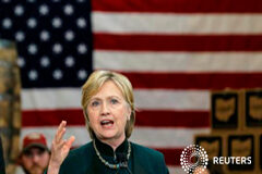 Clinton dice que Trump es una opción arriesgada como presidente de EEUU Clinton habla en un acto de campaña en Atenas, Ohio, EEUU el 3 de mayo de 2016