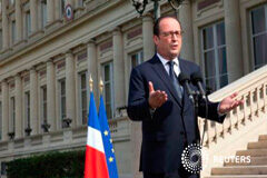Francia proporcionará armas a los kurdos iraquíes rápidamente Hollande en rueda de prensa en París el 26 de julio de 2014