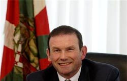 Ibarretxe pone su esperanza en el Tribunal Constitucional Ibarretxe pone su esperanza en el Tribunal Constitucional