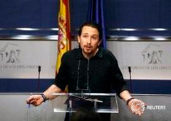 El líder de Podemos, Pablo Iglesias, durante una rueda de prensa en el Congreso de los Diputados el 1 de febrero de 2016