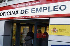 El paro en España vuelve a superar los 4 millones de personas Oficina del Inem en Madrid