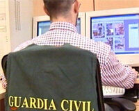 El TS valida los rastreos policiales sin orden judicial en el programa ‘Emule’ de Internet para detectar pederastas El TS valida los rastreos policiales sin orden judicial en el programa 'Emule' de Internet para detectar pederastas