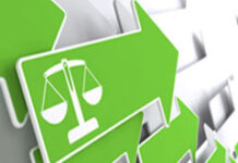 Lexnet: notificaciones telemática y su traducción en cómputo de plazos procesales Balanza de la justicia ordenadores