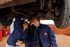 Análisis preliminar de la inspección abierta por la CNMC a las empresas del sector de licitaciones de la ITV El Supremo anula la suspensión dictada contra un juez que amenazó al inspector de la ITV que examinó su coche Garaje