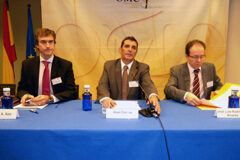 Protección de Datos aboga por una actualización de la ley a nivel europeo Saiz, del Data Privacy Institute de Écija; Camps, director de Estrategia de IT del Consejo General de Colegios Oficiales de Médicos y Rodríguez Álvarez, director de la AEPD