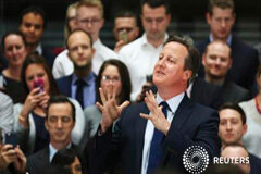 Portavoz defiende que ni Cameron ni su familia se beneficiarán de fondos «offshore» Cameron durante un evento con trabajadores de PricewaterhouseCoopers sobre el referendum de continuidad en la UE, en Birmingham, el 5 de abril de 2016