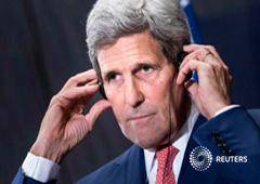 El secretario de Estado estadounidense John Kerry escucha una pregunta durante una conferencia conjunta con el ministro de Exteriores egipcio Sameh Shoukry en El Cairo, el 13 de septiembre de 2014