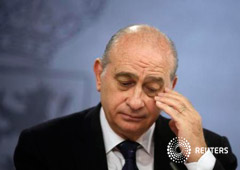 Jorge Fernández Díaz, durante una rueda de prensa tras un consejo de ministros en Madrid el 21 de febrero de 2014