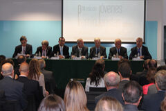 Enrique Sánchez de Castro, Premio Jóvenes Juristas 2012 De izda. a dcha: José Ramón Martínez, Antonio Hdez.-Gil, Ángel Gómez Montoro, Fernando Román, Antonio Garrigues, Javier Moscoso y Ángel Bizcarrondo