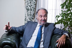 Juan Carlos Estévez: “Eliminar la incompatibilidad entre abogados y procuradores acarrearía perjuicios incalculables a la seguridad jurídica y al funcionamiento de los tribunales” Juan Carlos Estévez