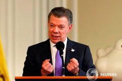 Presidente de Colombia prorroga alto el fuego bilateral Juan Manuel Santos, durante una rueda de prensa tras ganar el Premio Nobel de la Paz, en el Palacio Narino Palace en Bogotá, Colombia, el 7 de octubre de 2016