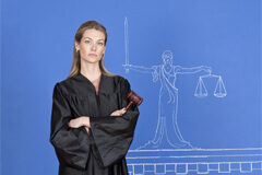 El Supremo obliga a que la promoción de las mujeres a la cúpula judicial tenga «funcionalidad real» Juez