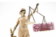 El resurgimiento de la “iguala de servicios” en la abogacía Balanza justicia con dinero