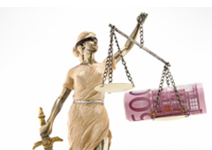 Imagen de la justicia con billetes de euro