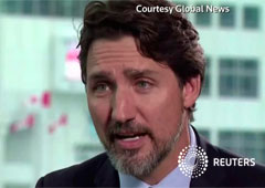 El líder del Partido Liberal , Justin Trudeau, ofrece su discurso ganador tras las elecctiones parlamentarias canadienses en Montreal el 19 de octubre de 2015