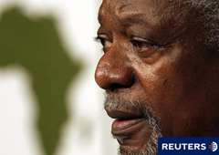 Annan interviene en el Foro Económico Mundial en Ciudad del Cabo el 5 de mayo de 2011