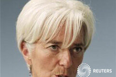 El FMI ve un déficit de 40.000 millones en la banca española la directora gerente del FMI, Christine Lagarde, habla durante una entrevista en Riga, donde asiste a una conferencia internaciona