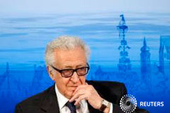 Brahimi establece los próximos pasos en las conversaciones sobre Siria Lakhdar Brahimi, en una Cumbre de Seguridad en Múnich, el 31 de enero de 2014