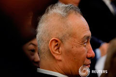 Viceprimer ministro chino asistirá a conversaciones de comercio en EEUU pese a Trump El viceprimer ministro chino, Liu He, durante una reunión con el presidente estadounidense, Donald Trump, en la Casa Blanca en Washington, el 22 de febrero de 2019