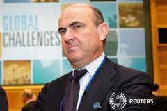 El FMI pide rigor a España, pero también ve necesario el apoyo de Europa El ministro español de Economía, Luis de Guindos, en Washington el 20 de abril de 2013