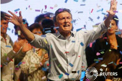 Scioli disputará la presidencia argentina a Macri en una segunda vuelta Macri celebra el resultado en Buenos Aires el 25 de octubre de 2015