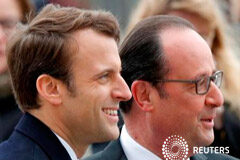Macron aún no ha convencido a muchos votantes franceses Macron y el presidente saliente François Hollande durante un acto en recuerdo del fin de la II Guerra Mundial en París, el 8 de mayo de 2017