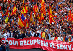 La manifestación convocada por Societat Civil Catalana en Barcelona, el 8 de octubre de 2017