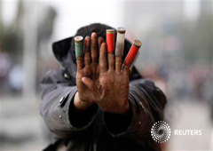 un manifestante en protestas en El Cairo el 27 de enero de 2013.