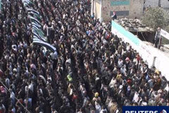 Los observadores dicen que «no hay nada horrible» en Homs Centenares de manifestantes protestan contra Bashar el Asad en Deir Balaba