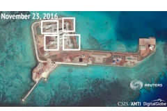 EEUU quiere impedir que China asuma el control en el Mar de China Meridional Una fotografía por satélite muestra lo que CSIS Asia Maritime Transparency Initiative dice parecen baterías antiaéreas en la isla artificicla del arrecife Hughes en el Mar de China Meridional