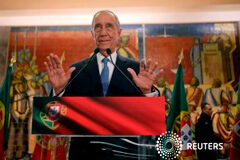 Candidato de centroderecha gana elecciones presidenciales de Portugal Rebelo de Sousa atiende a los medios en Lisboa, el 24 de enero de 2016