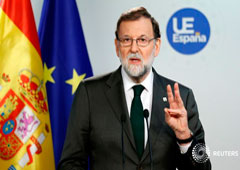 El presidente del Gobierno español, Mariano Rajoy, durante una conferencia de prensa en Buselas, el 20 de octubre de 2017