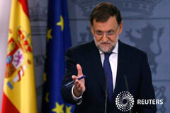 El PP aprueba en solitario los últimos presupuestos de la legislatura El presidente del Gobierno, Mariano Rajoy, gesticula durante una conferencia de prensa en el Palacio de la Moncloa de Madrid