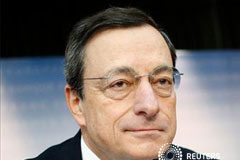 El BCE mantiene tipos y no ve una recuperación económica hasta 2013 Mario Draghi, en una rueda de prensa en Fráncfort