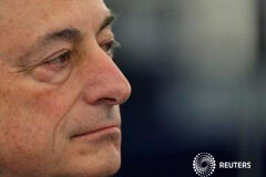 BCE rebaja tipos, amplía programa de compra de activos para activar economía El presidente del BCE, Mario Draghi, en el Parlamento Europeo en Estrasburgo, Francia, 1 de febrero de 2016