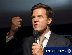 el líder liberal, Mark Rutte, habla ante sus partidarios trsa las elecciones en La Haya, el 9 de junio de 2010.