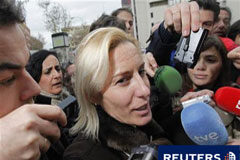 Anuladas las escuchas a Marta Domínguez en la «operación Galgo» Domínguez habla ante los medios tras testificar en un tribunal de Madrid, el 22 de diciembre de 2010.
