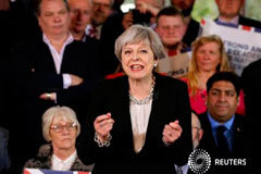 May quiere acabar con el libre movimiento de personas en Reino Unido – Daily Mail May en un acto el 19 de abril de 2017 en Bolton