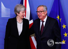 El presidente de la Comisión Europea, Jean-Claude Juncker, se reúne con la primera ministra británica,Theresa May, en la sede de la Comisión en Bruselas, el 20 de febrero de 2019