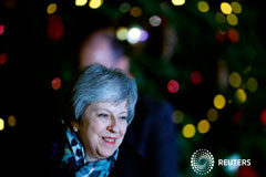 Theresa May supera el voto de censura, pero persiste la división por el Brexit Foto del miércoles de la primera ministra vritánica Theresa May llegando a Downing Street 10, en Londres