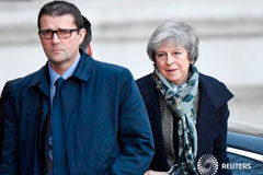 May llevará el acuerdo del Brexit de vuelta al Parlamento británico La primera ministra británica, Theresa May, regresando a Downing Street en Londres, Reino Unido, el 17 de diciembre de 2018