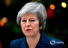 La primera ministra británica, Theresa May, a la salida de Downing Street tras el anuncio de la moción de censura contra su mandato, Londres, Reino Unido, 12 de diciembre de 2018