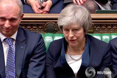 El Parlamento británico tumba el acuerdo para el Brexit de May El Parlamento británico tumba el acuerdo para el Brexit de May Por William James y Kylie MacLellan 3 MIN. DE LECTURA LONDRES (Reuters) - Los diputados británicos votaron en contra del acuerdo de divorcio de la Unión Europea propuesto por la primera mini
